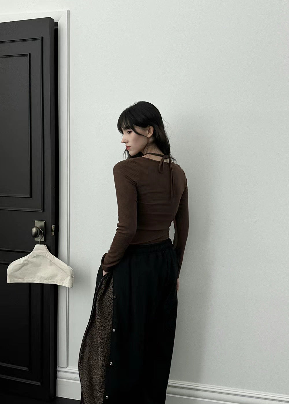 (Premium) Tied-Neck Slim Tee