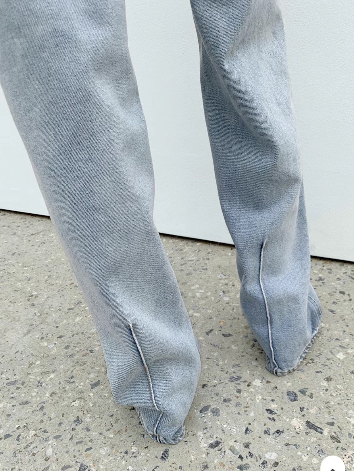 (Premium) Straight-cut Pleated Details Jeans