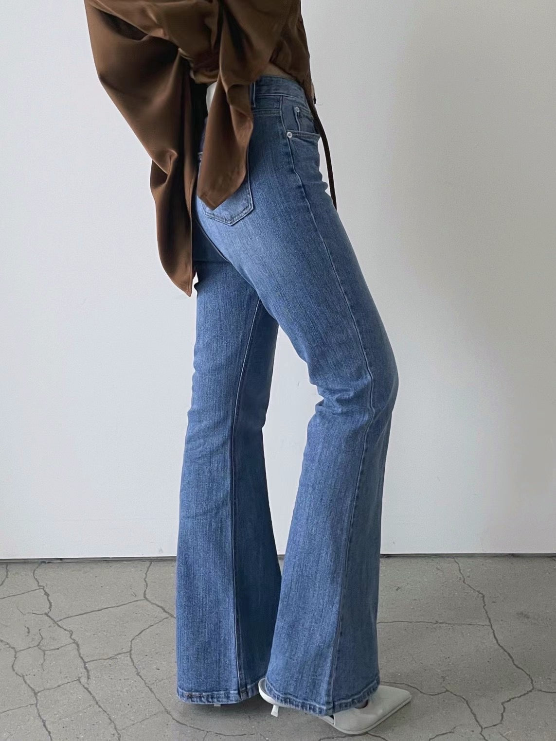 (Premium) Bell-Cut Slim Jeans