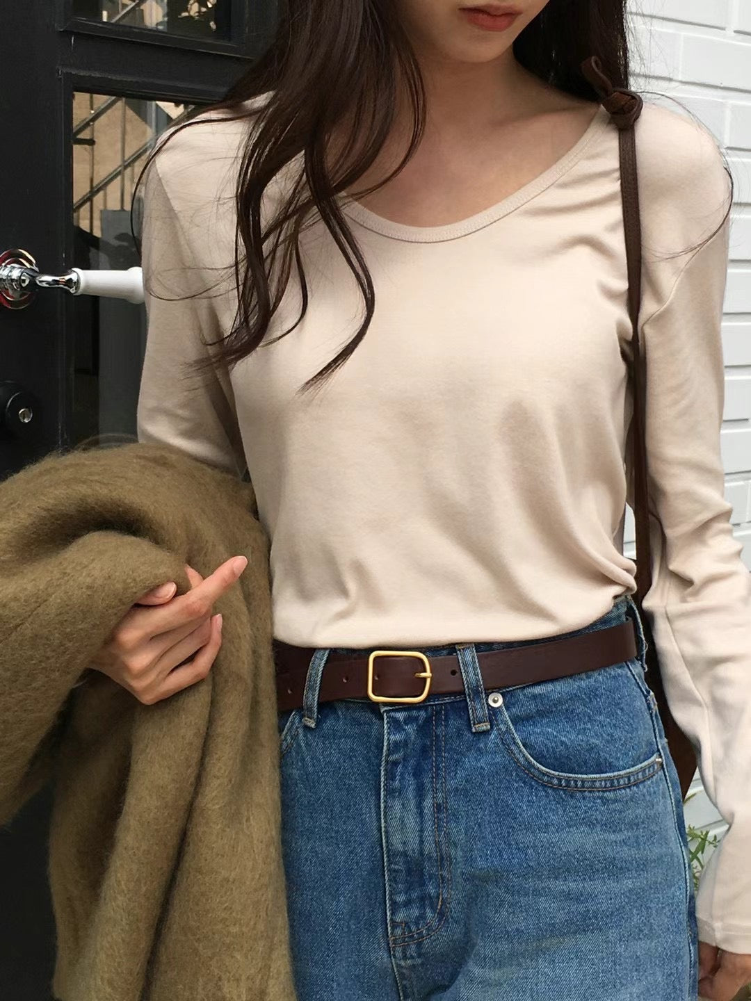 (Premium) U-Neck Tee