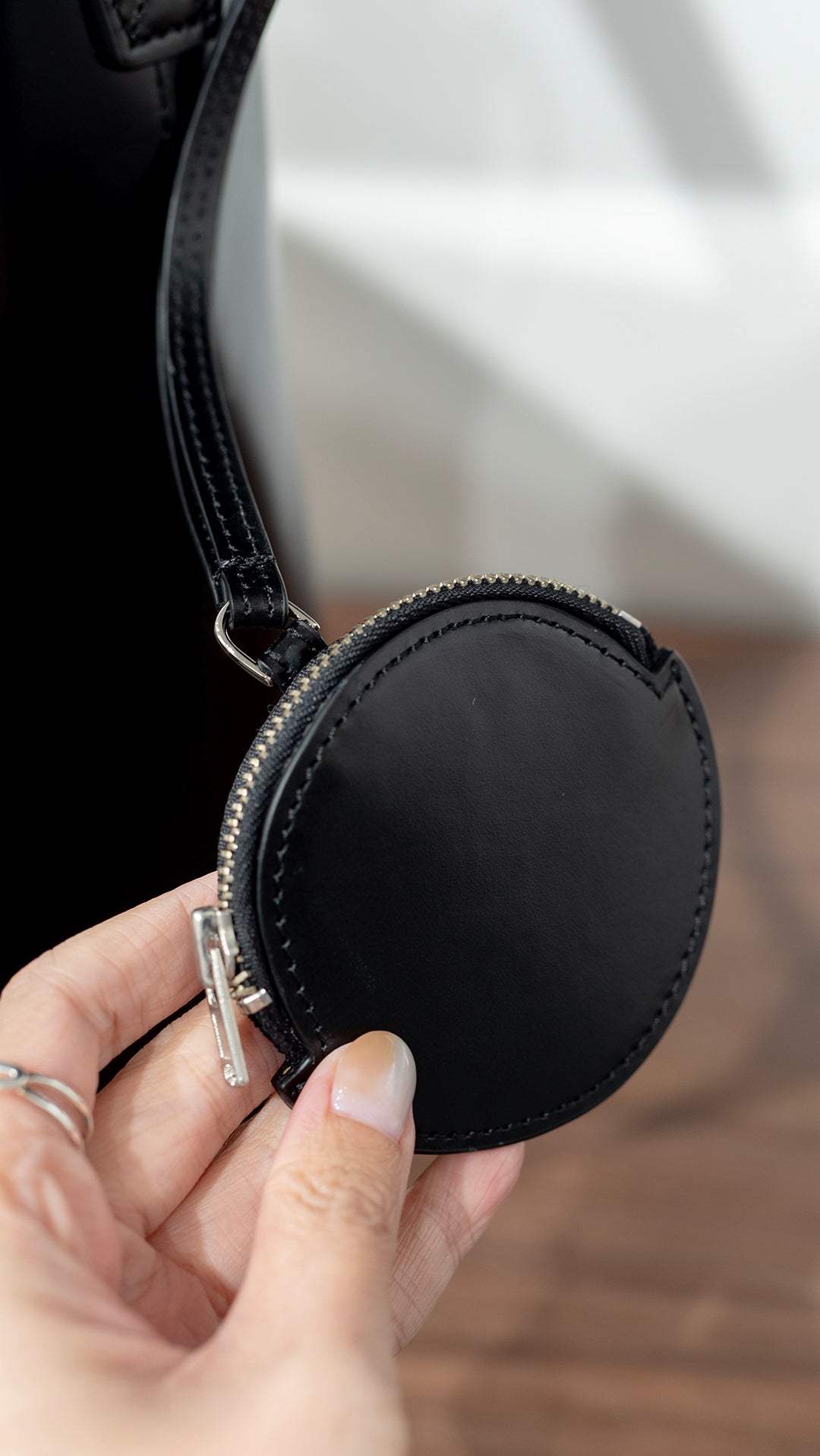 (Premium) Designer Brand - Calf Leather Bucket Tote Bag