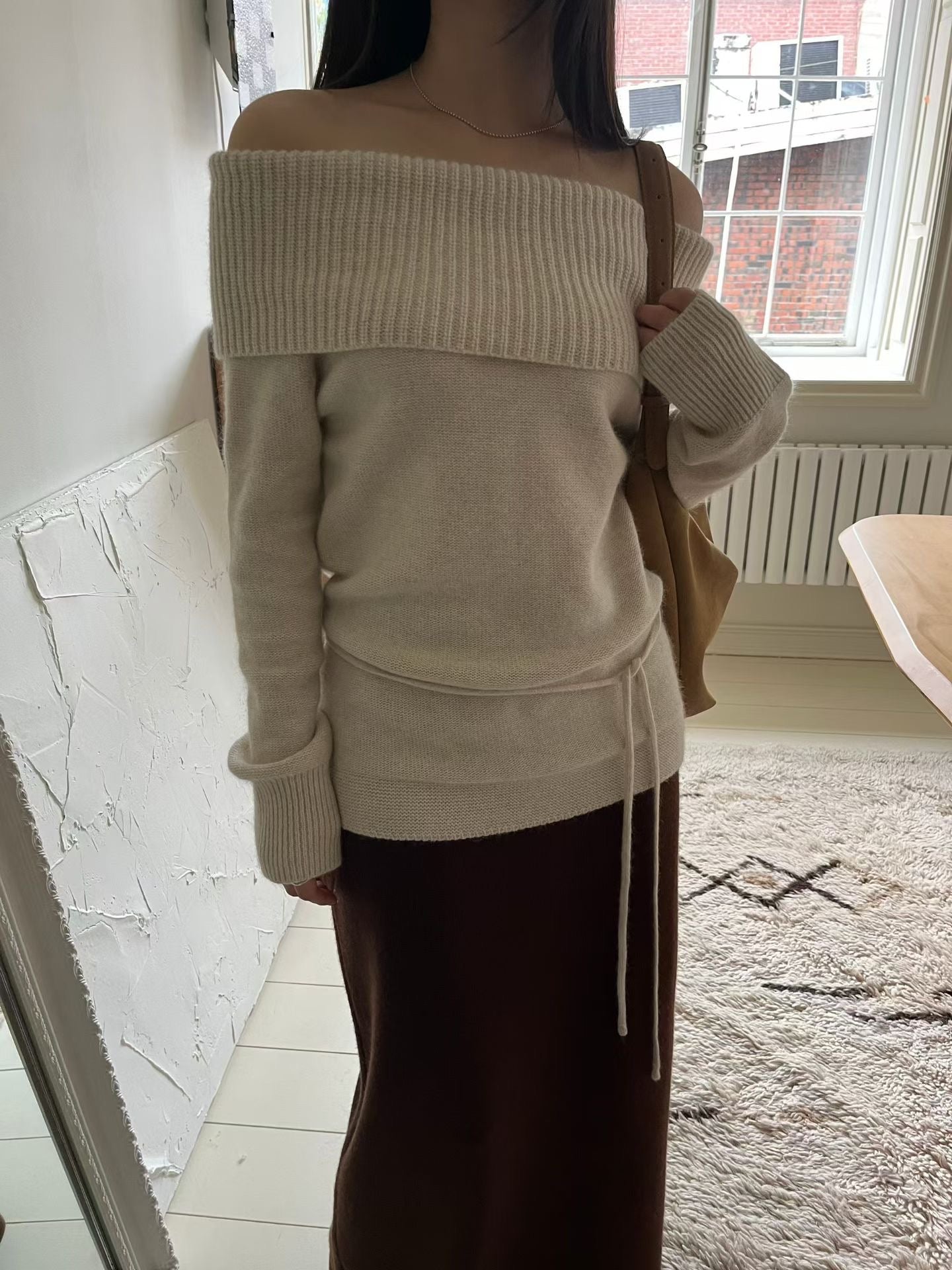 (Premium) Off-Shoulder Sweater